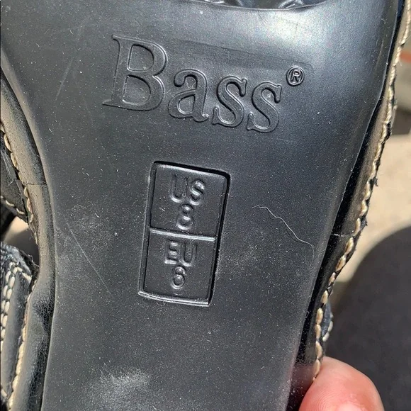 Bass heels size 8M - Picture 7 of 7